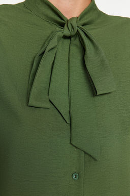 Ekru Yakada Fular Detayl? Regular Normal Kal?p Dokuma Gomlek TWOSS21GO0098