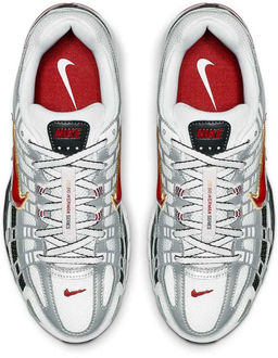 Кроссовки женские