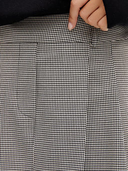 Юбка женская мини в складку в молочно-черную лапку молочно -черная лапка 152783 - Mark formelle фото 4