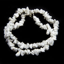 Бусы из камня Белый Кохолонг дарует радость и семейное счастье 47см