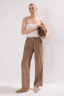 Trendyolmilla Haki Modal Yumusak Tuseli Kemerli Wide Leg/Genis Paca Pantolon TWOSS25PL00112