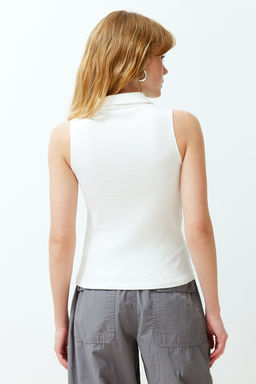Trendyolmilla Ekru Dugmeli Polo Yaka S?f?r Kol Fitilli Esnek Orme Bluz TWOSS24BZ00100