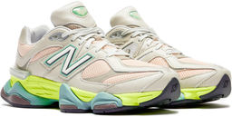 Кроссовки взрослые