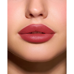 Карандаш для губ Lip Liner Pencil, 334 Hot Red