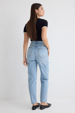 Ac?k Mavi Yuksek Bel Mom Jeans TWOSS25JE00136 - Trendyolmilla фото 5