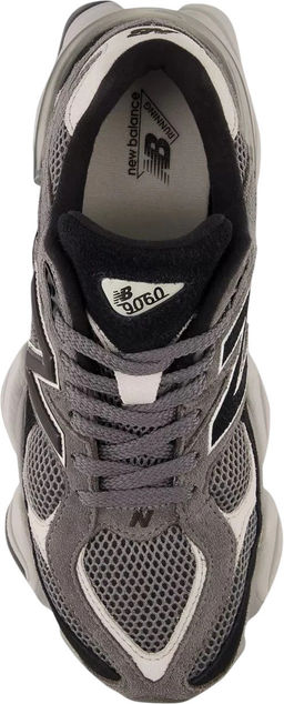 Кроссовки взрослые