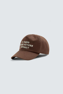 TEXT CAP HARRY LAMBERT FOR ZARA X DISNEY