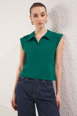 Zumrut Yesili Kal?n Pamuklu Polo Yaka Regular/Normal Kal?p Orme T-Shirt TWOSS24TS00075