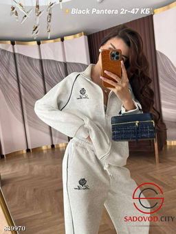 Спортивный костюм женский