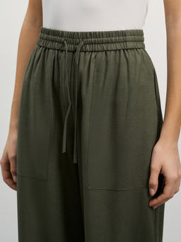 Льняные брюки с накладными карманами / Zarina  фото 5