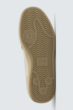 ZAPATILLA ESTILO RETRO / Marr?n Arena