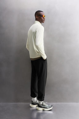 TECHNICAL QUARTER-ZIP T-SHIRT - Zara фото 13