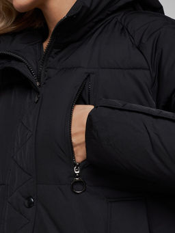 Зимняя женская куртка модная с капюшоном черного цвета 52308Ch - Holdluck фото 14