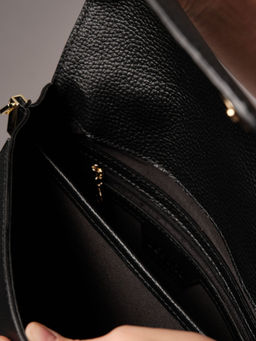 Сумка через плечо Deboro 30532 черный суприм