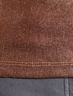 Футболка облегающая из хлопка в рубчик с V вырезом и матовым покрытием металлик - Vilatte фото 3