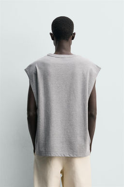 CAMISETA TANK RELAXED FIT BORDADO / Gris vigor?