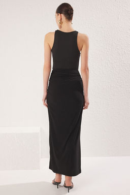 Siyah Gold Aksesuar Detayl? Esnek Maxi Orme Bal?k Etek TWOSS25ET00110 - Trendyolmilla фото 5