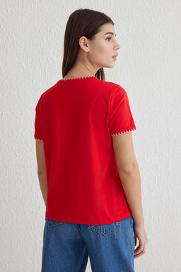 K?rm?z? %100 Pamuk Kontrast Dikis Detayl? Basic Bisiklet Yaka Orme T-Shirt TWOSS19AD0085