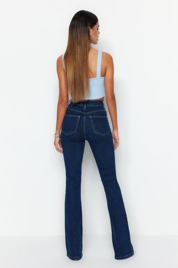 TRENDYOLMILLA Koyu Mavi Super Yuksek Bel Flare Jeans TWOSS23JE00064 фото 5