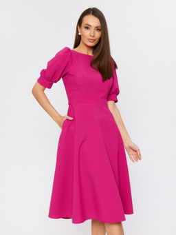 Платье с открытой спинкой и декоративной застежкой NEW