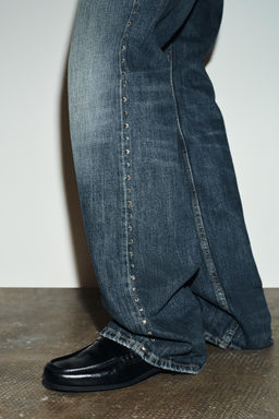 TRF SLUNG LOW-RISE STUDDED JEANS - Zara фото 4