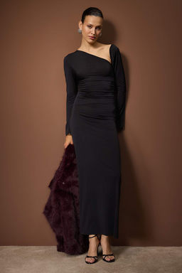 Siyah Orme Maxi Abiye & Mezuniyet Y?lbas? Elbisesi TPRAW26AE00019