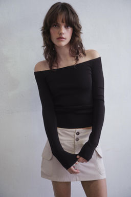 TOP PUNTO OFF SHOULDER / Negro