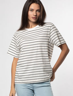 D49.983 Футболка женская белый-черный полоса