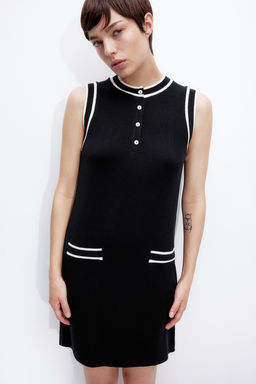 Vestido en punto de canale con tapeta de botones