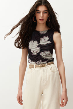 Siyah Soyut Desenli Buzgu/Drape Detayl? Regular/Normal Kal?p Kay?k Yaka Bluz TWOSS24BZ00544