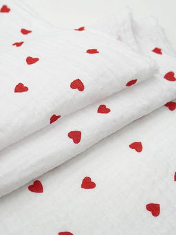 Муслин двухслойный с эф.жатости Сердечки красные - россыпь цв.белый, ш.1.4м, хл-100%, 120гр/м.кв - Купава фото 4