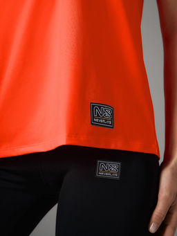 Футболка свободного силуэта на одно плечо - NEVERLATE фото 4