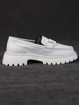 03-HY6-2D WHITE Лоферы женские (натуральная кожа)