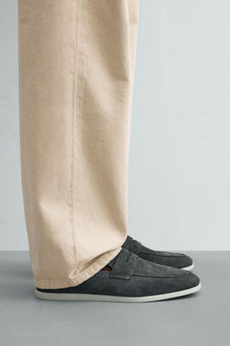 MOCAS?N PIEL CASUAL / Gris
