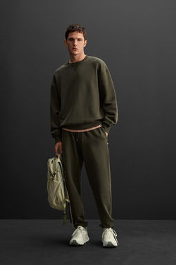 ROUND NECK SWEATSHIRT