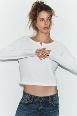 CAMISETA CUELLO PANADERO / Blanco