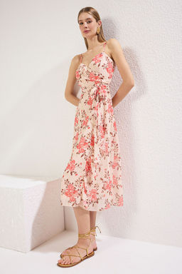 TRENDYOLMILLA Mavi Animal Desenli Etegi Volanl? Sifon Astarl? Midi Dokuma Elbise TWOSS24EL00536  фото 3