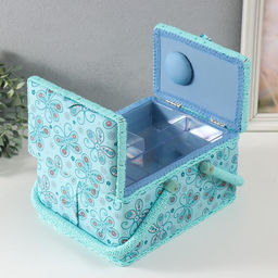 Шкатулка для рукоделия и шитья Бабочки и цветочки на голубом, хранение ниток, иголок, мелочи, 19?26?14.5 см