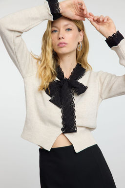 TRENDYOLMILLA Siyah Crop Garnili Kurdele/Fiyonk Detayl? Triko H?rka TWOAW25HI00251  фото 2