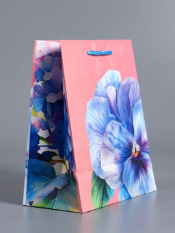 Пакет подарочный ламинированный, «Взгляд фиалки», нежно розовый, 18×22.3×10 см