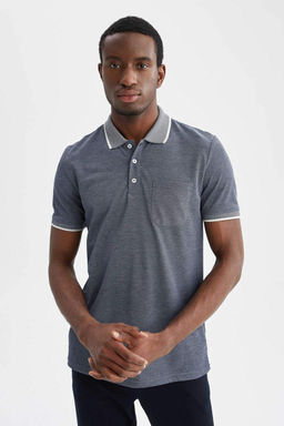 Футболка стандартного кроя с воротником поло и короткими рукавами