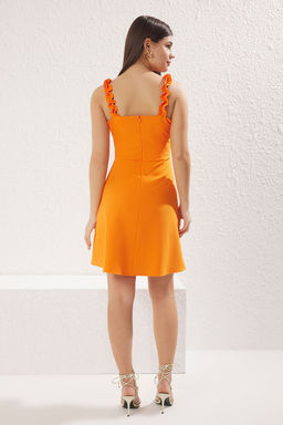 TRENDYOLMILLA Sar? A Kesim Kare Yaka Ask? Detayl? Mini Dokuma Elbise TWOSS22EL2175  фото 31