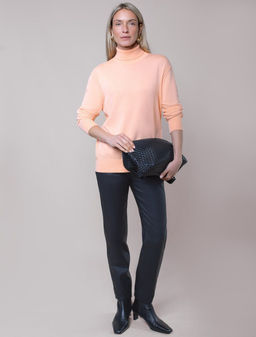 D34.199 Свитер женский персиковый