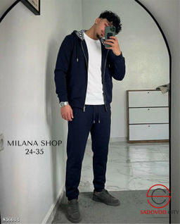 Спортивный мужской костюм