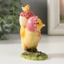 Фигурка полистоун Курочка в чепчике, несет цыпленка в скорлупе с цветами, 6.5?4?9 см