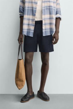 BERMUDA REGULAR FIT ESTRUCTURA SEERSUCKER / Azul