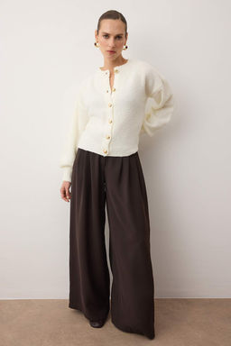 Ekru Dugme Detayl? Yumusak Dokulu Ceket Gorunumlu Triko H?rka TWOAW25HI00147