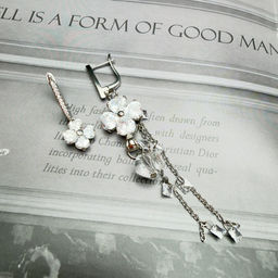 Серьги на замке цветок