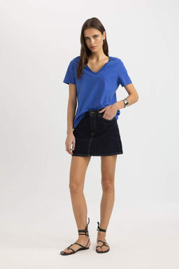 Базовая футболка из чесаного хлопка с короткими рукавами и V-образным вырезом стандартного кроя - Defacto фото 2