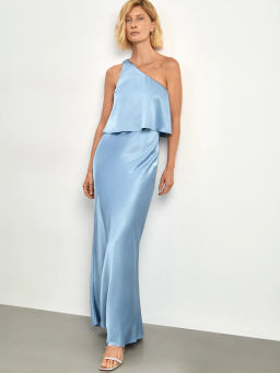 Платье приталенного кроя